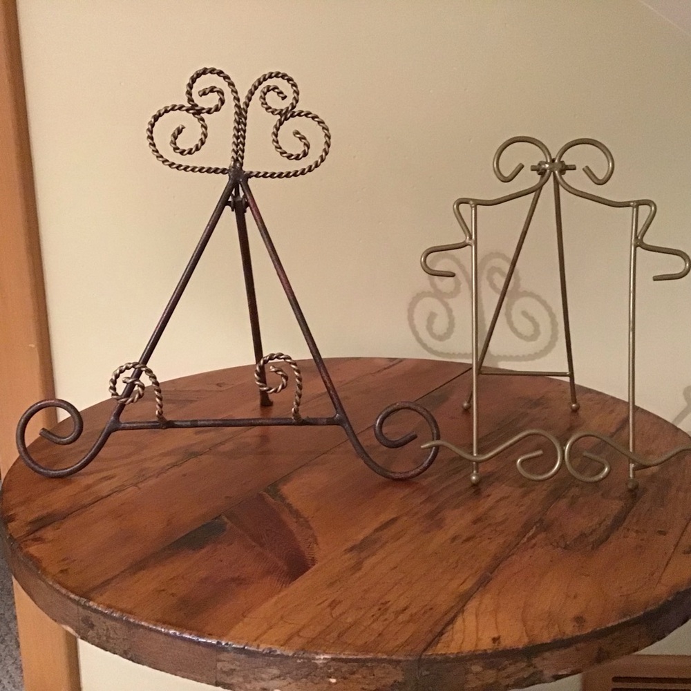 Decorative Metal Easels in Bronze and Gold - Picture 1 of 6